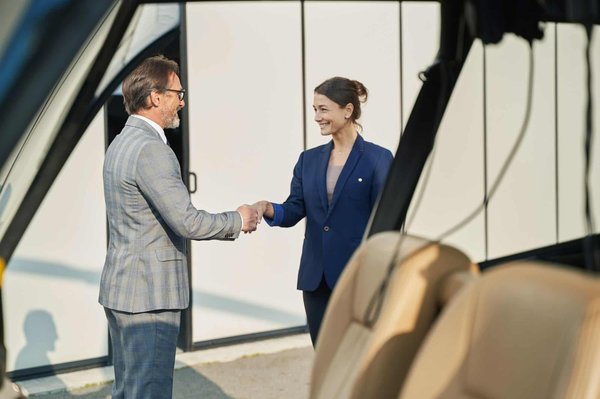 Chic à 50 ans et plus : comment adapter son maquillage?